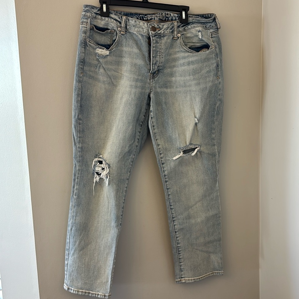 American Eagle Light wash Distressed Boy jeans size 16